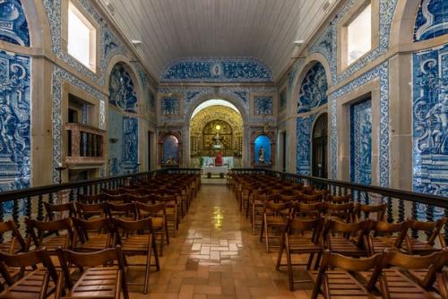 Начну пожалуй, рассказывать и показывать свои впечатления о Португалии. 09