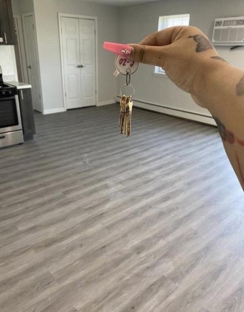 Новенькая квартира. Просторная. 07