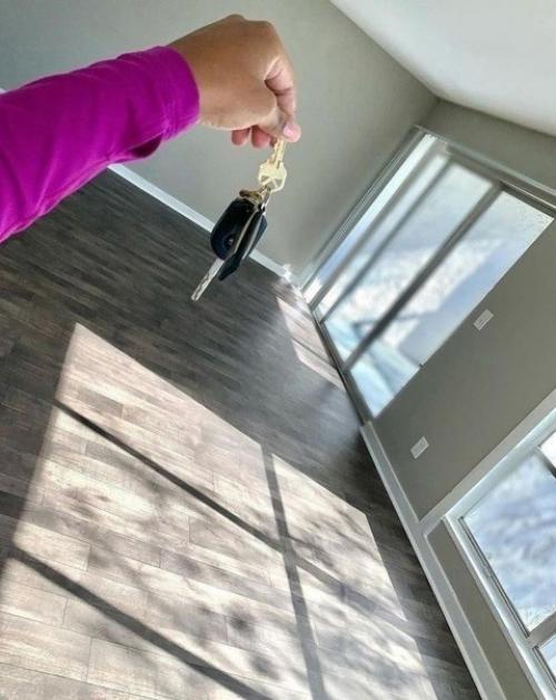 Новенькая квартира. Просторная. 01