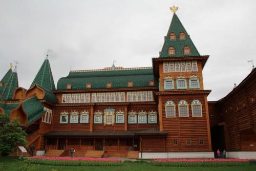 Коломенский дворец.  Некогда, при царе Алексее Михайловиче, отце Петра I, коломенский дворец был одной из главных царских резиденций. 05