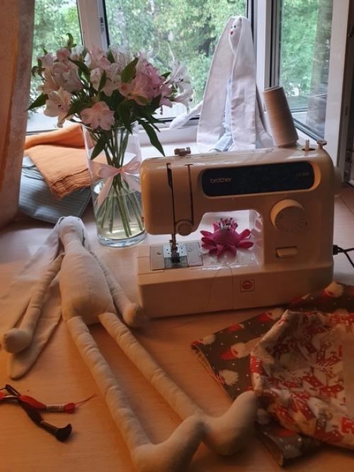 В такой пасмурный ноябрьский денёк хочется выложить фото летней мастерской. 03