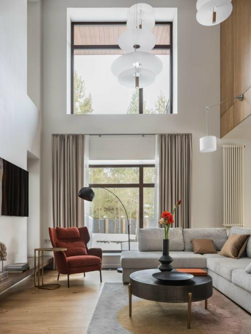 Гостиная с двумя окнами: 40+ фото и примеров. 08