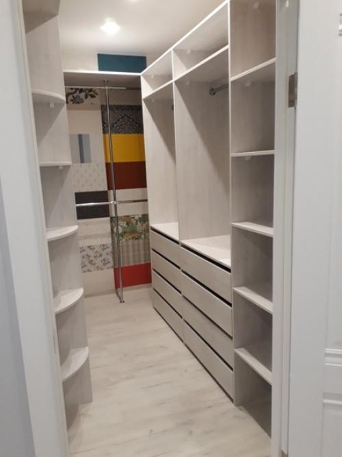 Муж подписчице красивую гардеробную сделал! 01