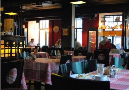 Где почитать за чашкой кофе: топ - 5 кафе - читален Москвы. 04