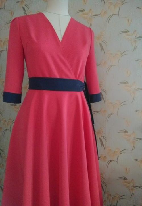 Сделала фото и поняла, что есть кое-какое соответствие в цветовой гамме изделия и интерьера. 01