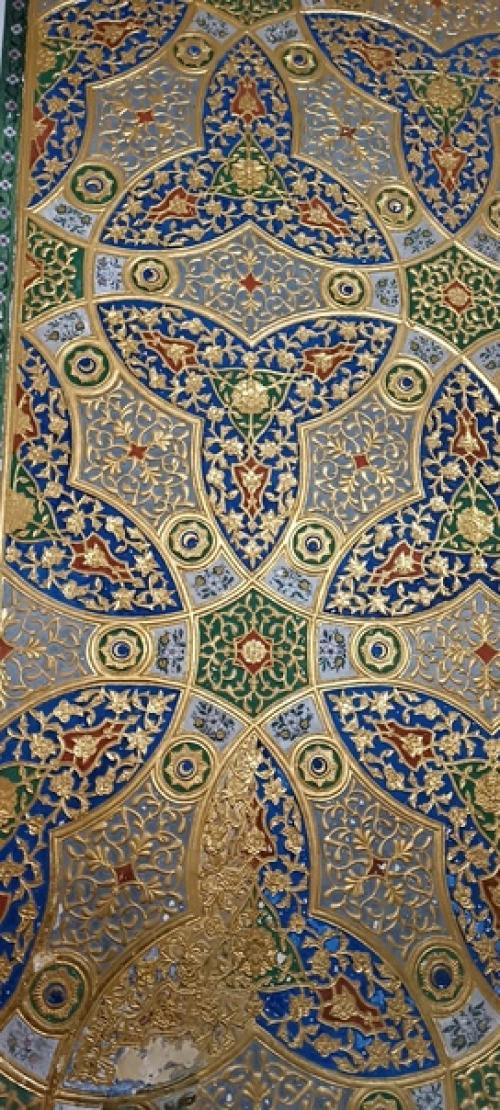 У всех в ленте фоточки с хэллоуина, а у нас по-прежнему, восточная сказка: дворцы и павлины. 03