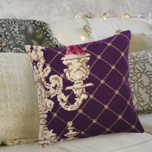 А вот и достойная пара королевской подушке - такая же красота, , внимание, только в другом цвете. 02