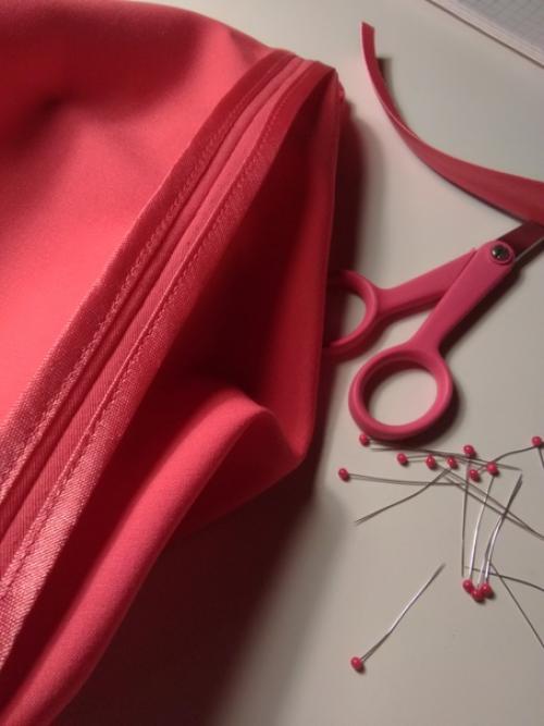 Сделала фото и поняла, что есть кое-какое соответствие в цветовой гамме изделия и интерьера. 04