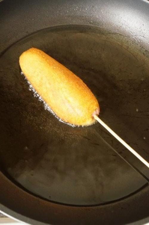 Корн дог (или сосиска в тесте). 06