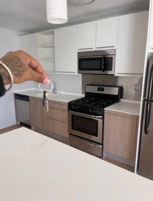 Новенькая квартира. Просторная. 06