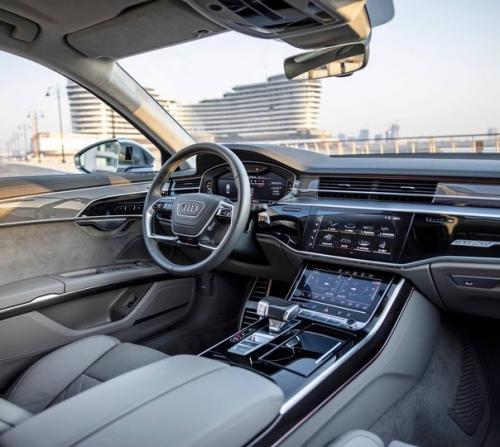 Audi S8 D5 - это спортивный автомобиль премиум - класса, выпускаемый компанией Audi. 04