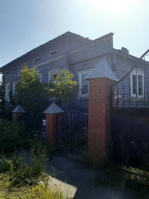 Искусство оформления жилого помещения недолговечно, но в музейных собраниях бережно хранят предметы комнатного убранства. 06