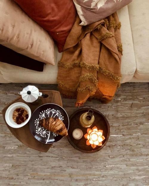 В осенью пору, в домах скандинавских стран появляется широкий спектр землистых тонов от светлого верблюда до темного шоколада. 07