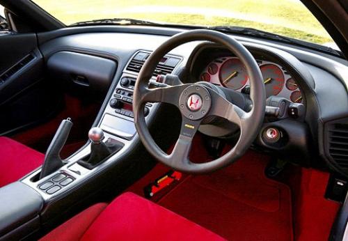 Каким был легендарный спорткар Honda NSX. 07