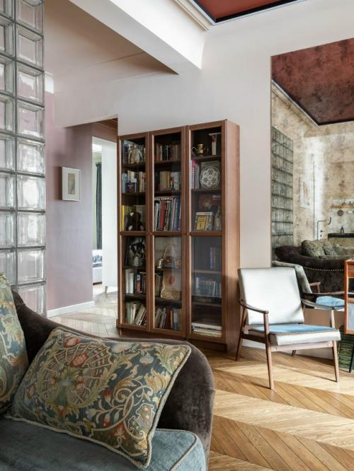 Интерьер создавался для молодой пары, ценящей уют и характерные детали. 07