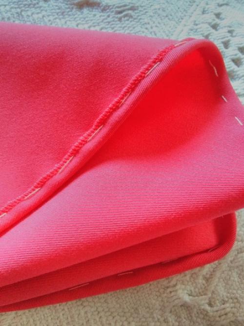 Сделала фото и поняла, что есть кое-какое соответствие в цветовой гамме изделия и интерьера. 05