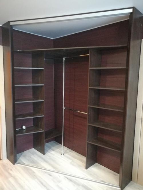 Сложно представить что-то более функциональное и рациональное, чем просторный шкаф - купе. 01