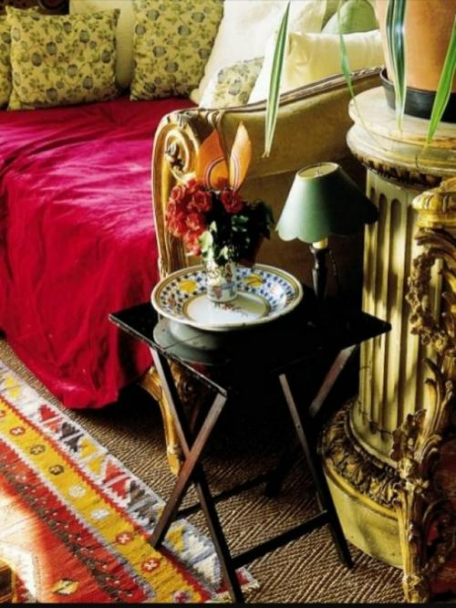 Лулу интересовалась не только модой. 04