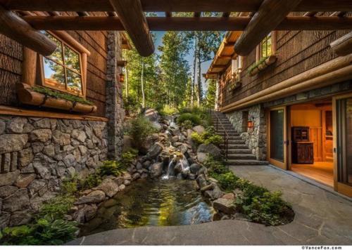 Дом из бревна у озера в США. 04