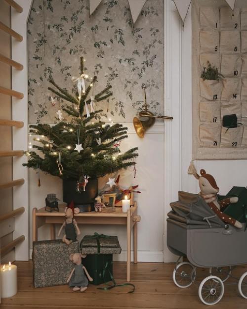 Лесная сказка в потрясающем доме Виктории, котоая придает больше значение мебели с историей и любит сочетать ее с современным декором. 07