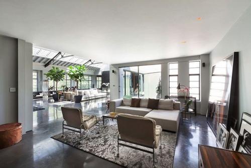 Удивительная квартира в Лондоне, в которой объединилась любовь к антиквариату, моде и интерьеру, получила оригинальное название Талисман. 03