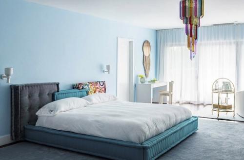 Тур по дому Софи Тернер и Джо Джонаса, который они продают за 17 млн долларов. 03