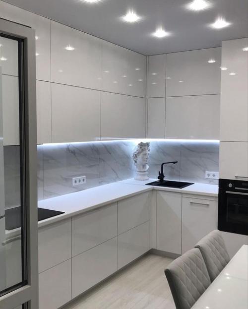 Кухня готова.  Современный интерьер без ярких акцентов. 06