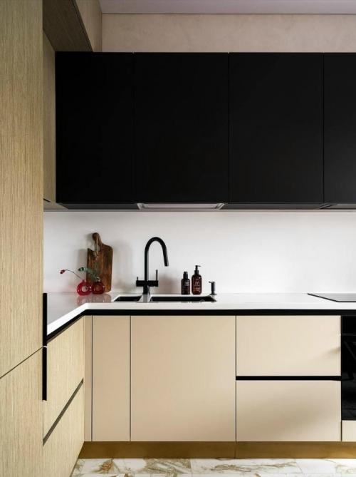 Желтый и красный: квартира с яркими акцентами. 01