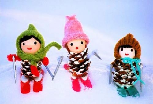 Поделки из шишек: хвойный новогодний декор. 05