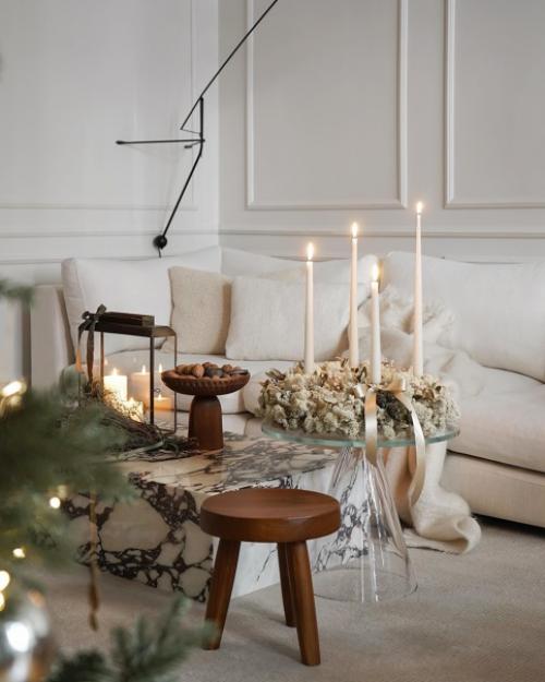 Лесная сказка в потрясающем доме Виктории, котоая придает больше значение мебели с историей и любит сочетать ее с современным декором. 02