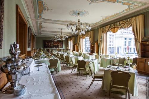 29 декабоя 1902 в Москве открылась гостиница Националь. 02