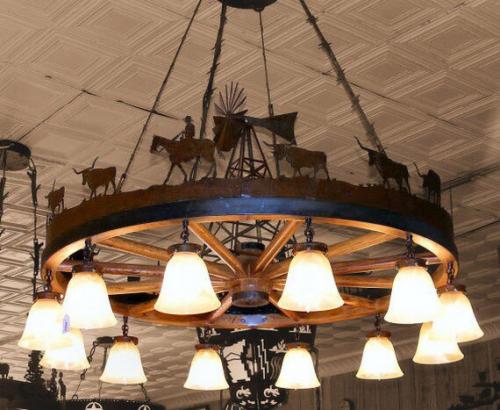 Деревянные люстры.   Популярность этого изысканного предмета интерьера с каждым годом растет. 01
