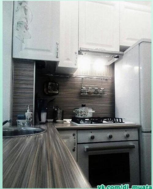 Интерьер небольшой кухни. 05