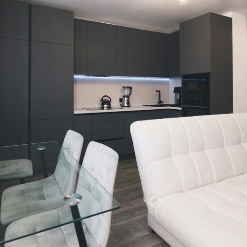 С наступлением холодов мы стали чаще ходить в гости. 03