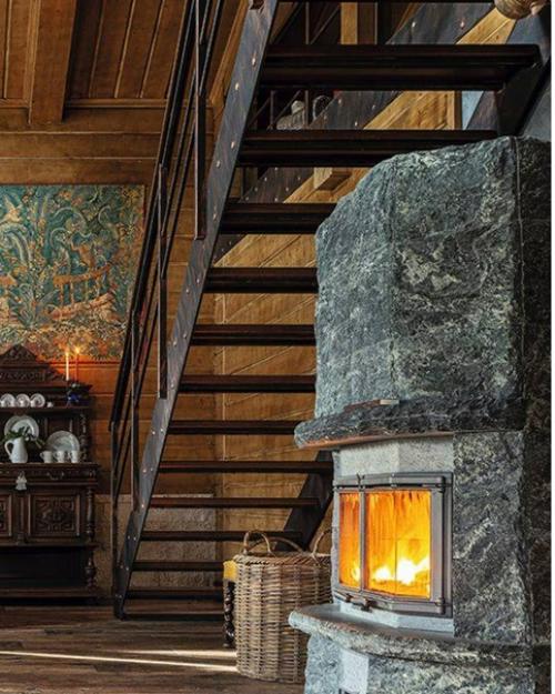 Дом на КЛЯЗЬМЕ. Чтобы создать в этом доме уют, дизайнер Татьяна Ильина боролась за любовь - любовь к французскому антиквариату. 01