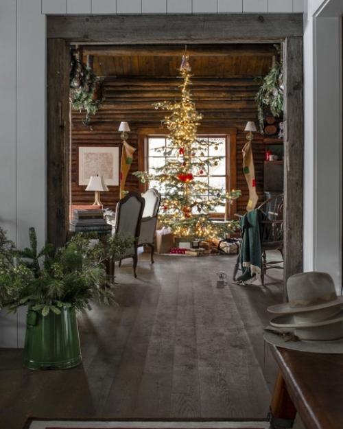 Именно в таком бревенчатом доме хочется встречать новый год и рождество! 02