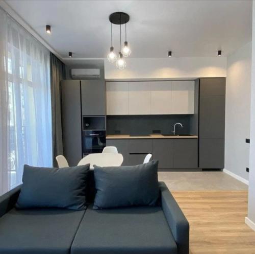 Переехал в Японию и решил поделиться своей квартирой на новом месте. 02