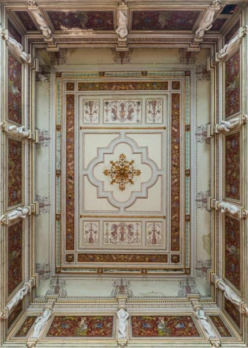 Особняк П. а. Зубова на исаакиевской площади. 
