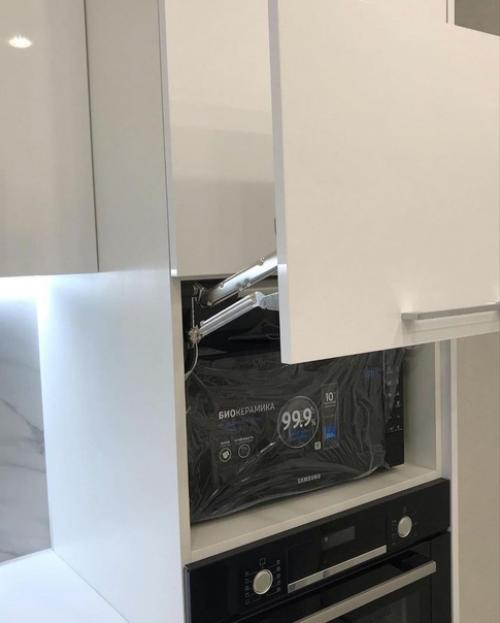 Кухня готова.  Современный интерьер без ярких акцентов. 04