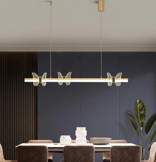Потрясающая коллекция люстры и подвесных светильников Darcy в виде золотой бабочки с красивыми крыльями. 08