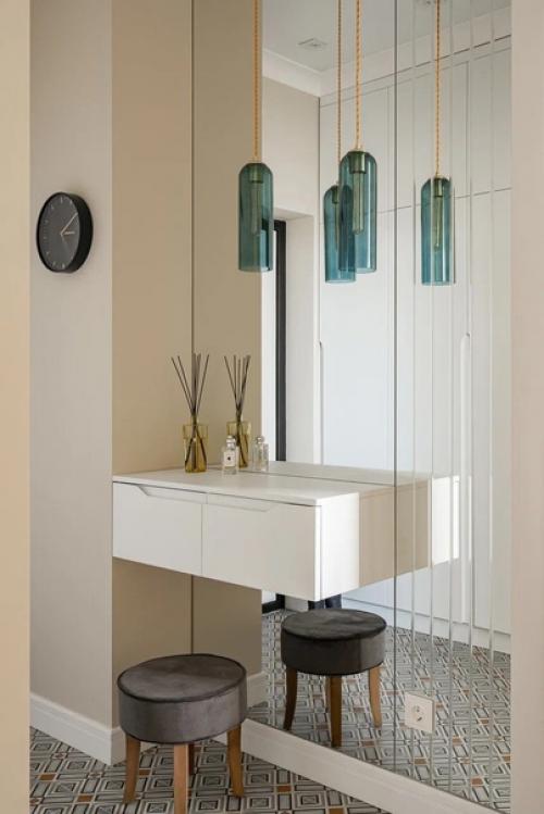 Светлая трешка с продуманным хранением и площадью 73 кв. 07