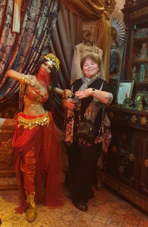 Так же на 1 этаже расположена лаборатория господина хеленверкоффа, который по легенде жил в этом особняке после целибеевой. 02