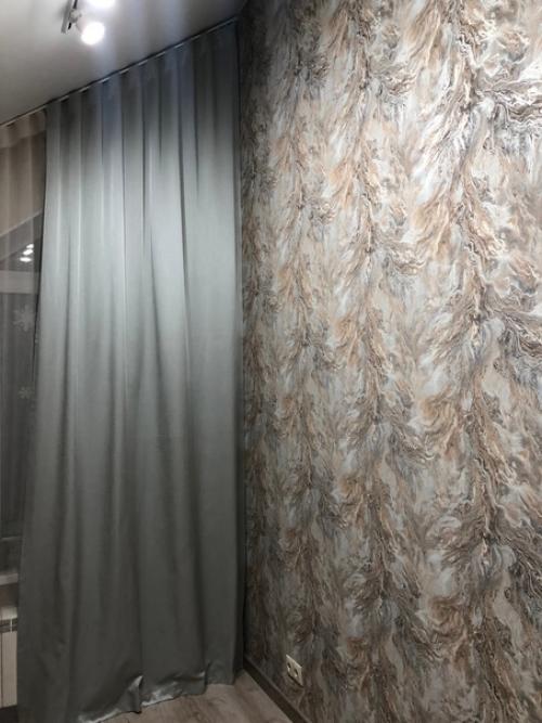 В этом проекте у нас стояла задача одеть три скошенных окна в трёх спальнях. 05