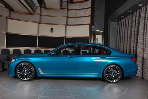 Роскошный BMW M760li Individual для арабских шейхов в потрясающем цвете. 03