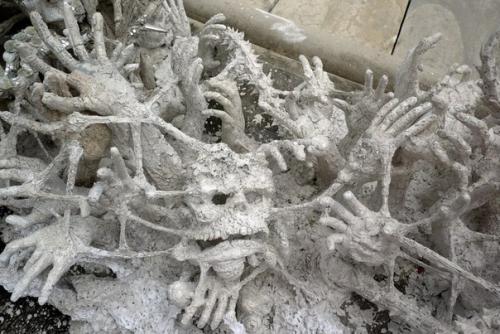 Ват ронг кхун - буддиский храм, расположенный недалеко от города чианграй в Таиланде. 05