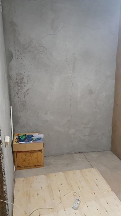 Гардеробная гардеробная расположена в нашей комнате мы разделили на две равные части, пока что рисовали сами.