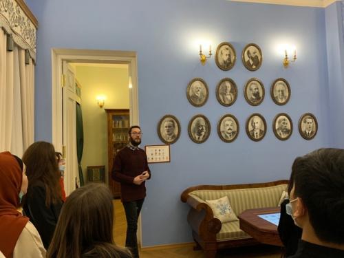 1 декабря ассоциация иностранных студентов организовала экскурсию в музей Н. и. Лобачевского. 05