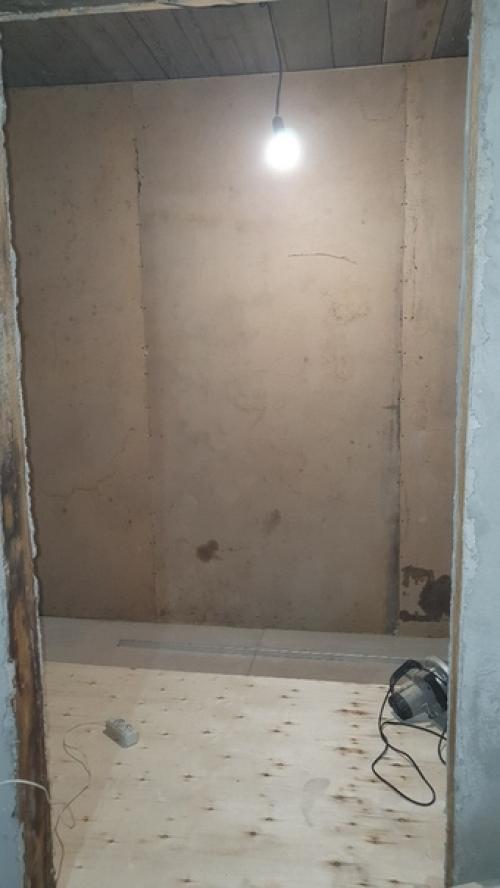 Гардеробная гардеробная расположена в нашей комнате мы разделили на две равные части, пока что рисовали сами. 01