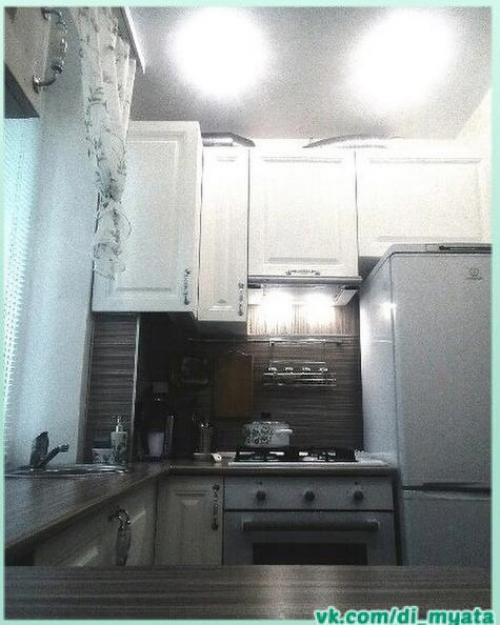 Интерьер небольшой кухни. 04
