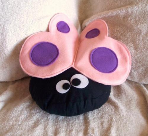 Простые в исполнении подушки будут радовать вас и ваших детей. 01